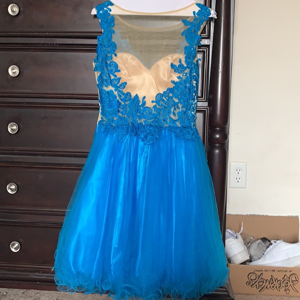 Lace Dress - Picture 3 of 4